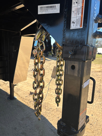 8.5' x 32' E-Series Enclosed GN Trailer Cargo Mate #TXEHG8.532TA5