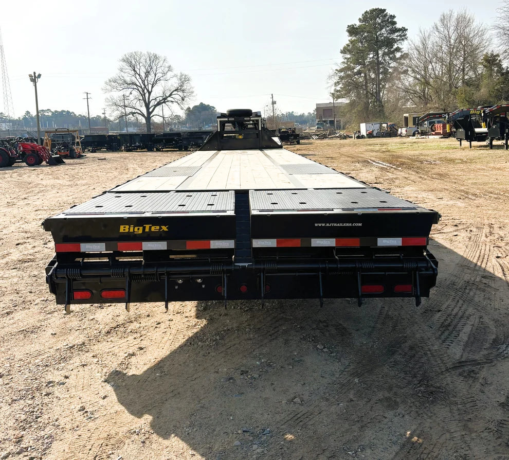 102 x 40' (35 + 5) Big Tex #22GN-40D5A-MRBK