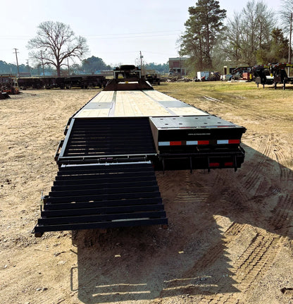 102 x 40' (35 + 5) Big Tex #22GN-40D5A-MRBK