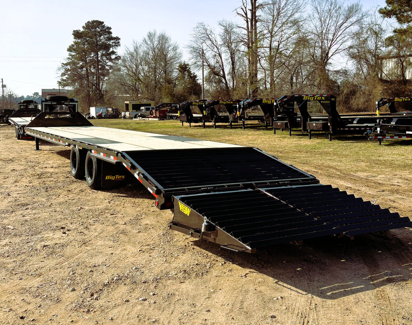 102 x 40' (35 + 5) GN Trailer Big Tex #25GN-40D5A-MRBK