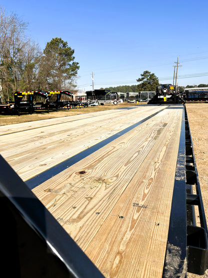 102 x 40' (35 + 5) GN Trailer Big Tex #25GN-40D5A-MRBK