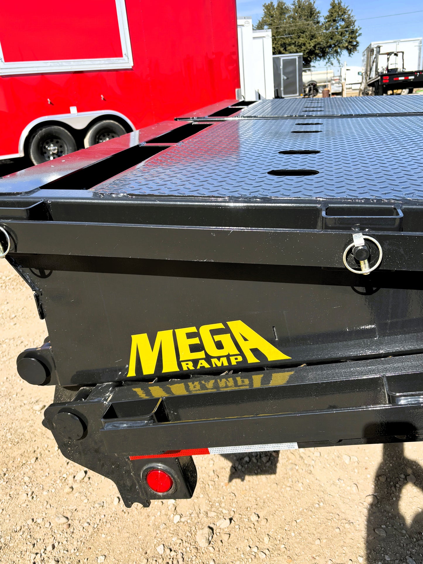 102 x 40' (35 + 5) GN Trailer Big Tex #16GN-40D5A-MRBK