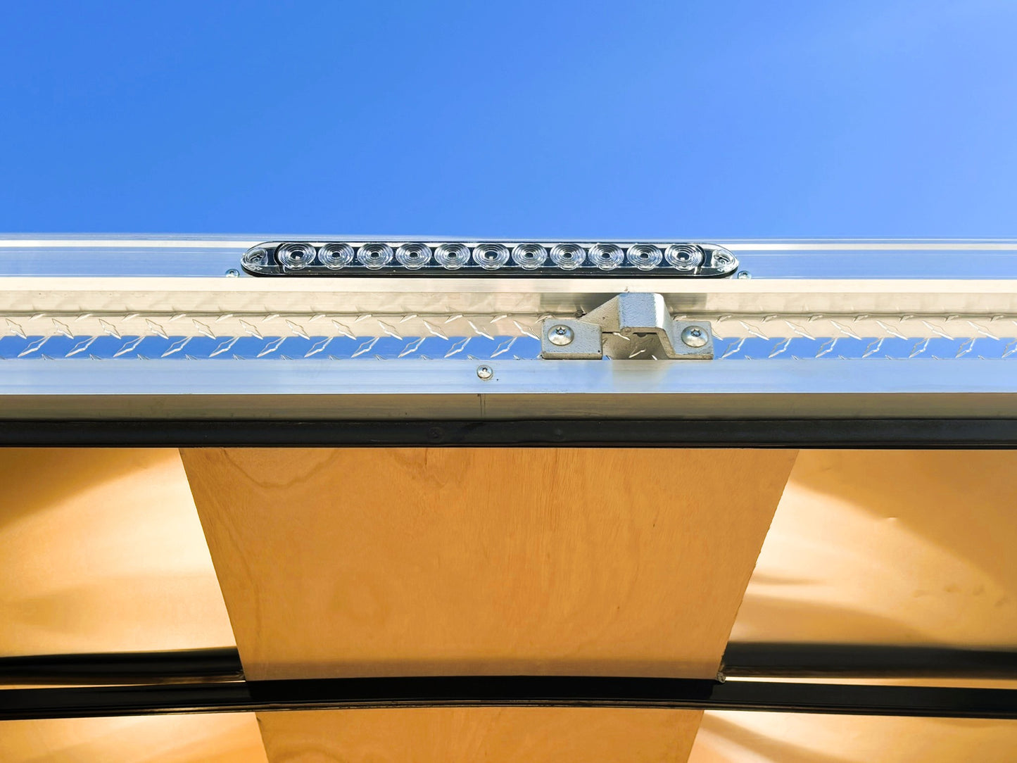 7 x 16' E-Series Enclosed Trailer Cargo Mate #TXEHW716TA2