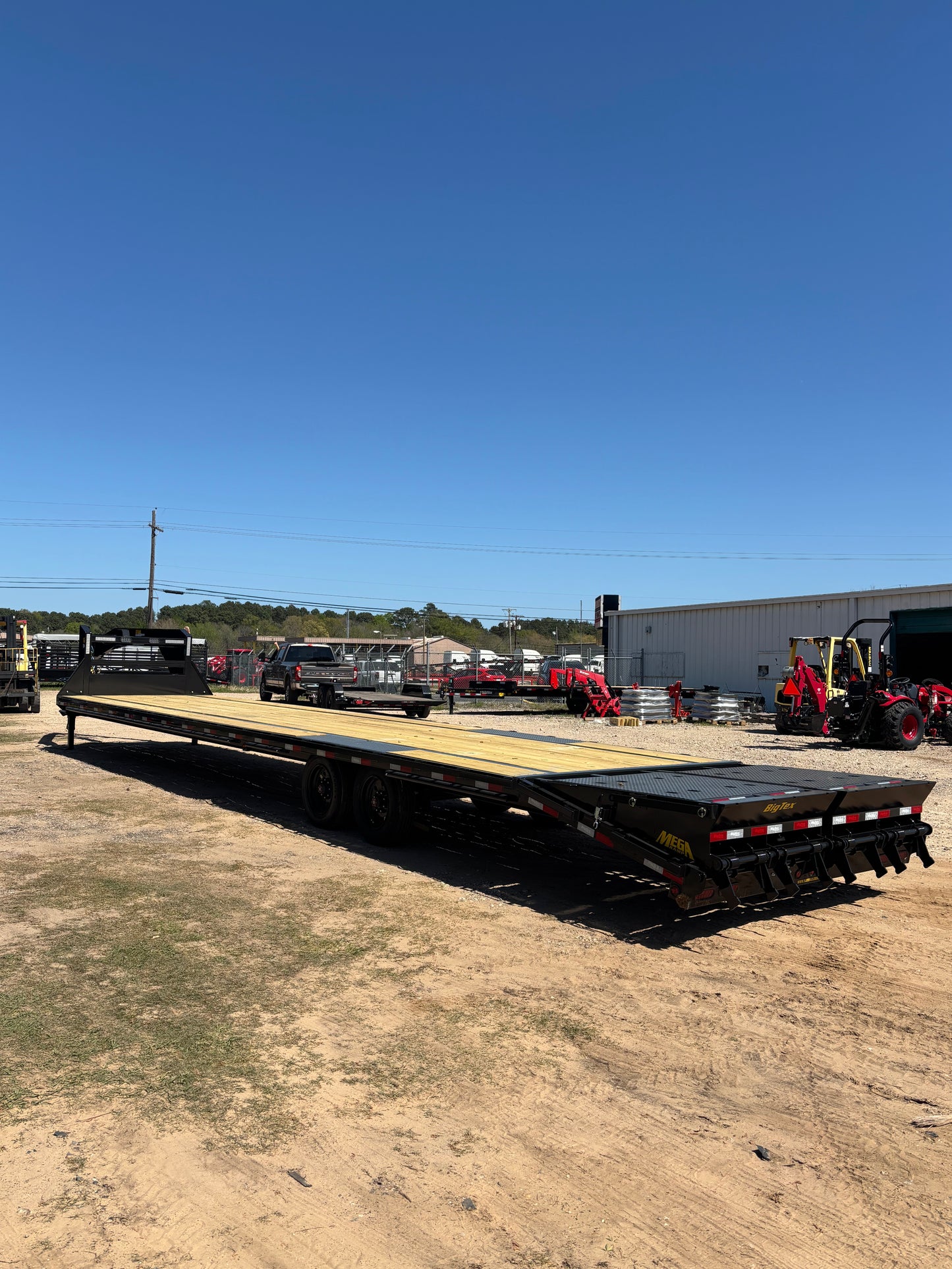 102 x 40' (35 + 5) GN Trailer Big Tex #16GN-40D5A-MRBK-SWT