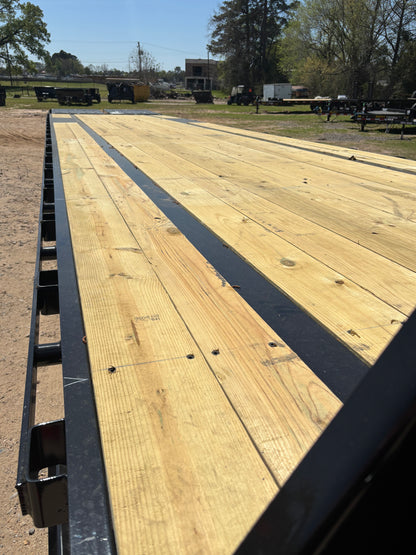 102 x 40' (35 + 5) GN Trailer Big Tex #16GN-40D5A-MRBK-SWT