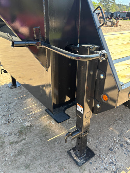 102 x 40' (35 + 5) GN Trailer Big Tex #16GN-40D5A-MRBK-SWT
