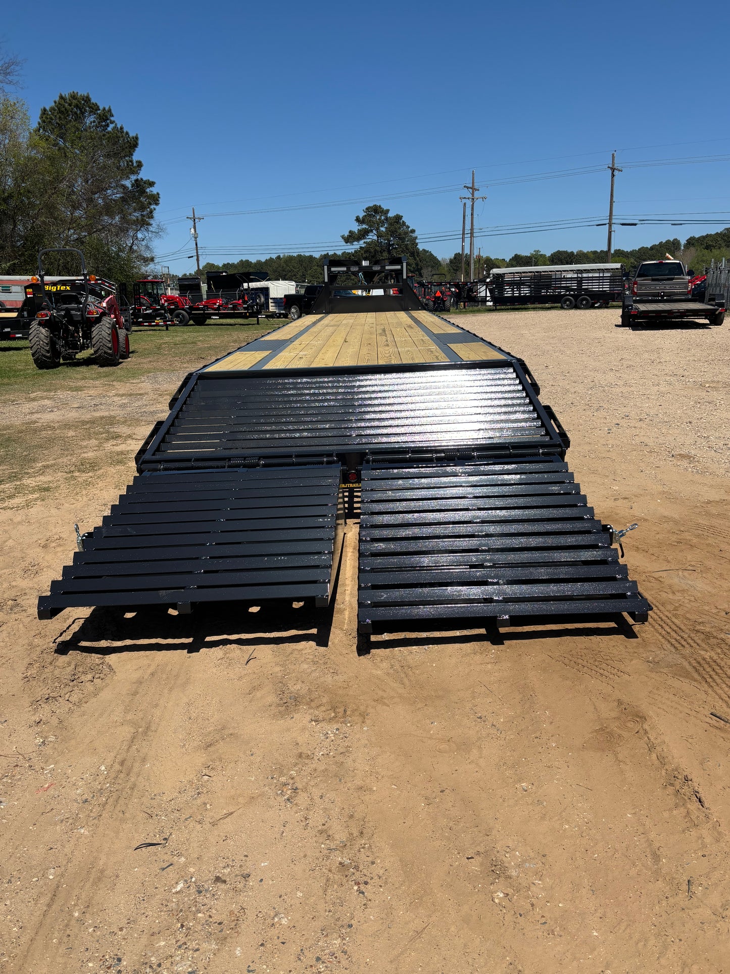 102 x 40' (35 + 5) GN Trailer Big Tex #16GN-40D5A-MRBK-SWT