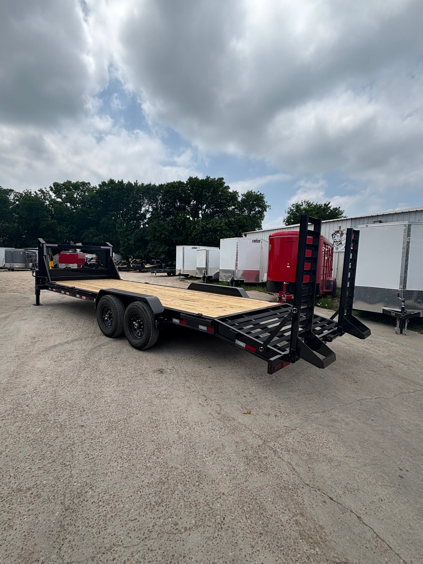 83 x 24' GN Equipment Trailer Big Tex #14EHG-24D3A
