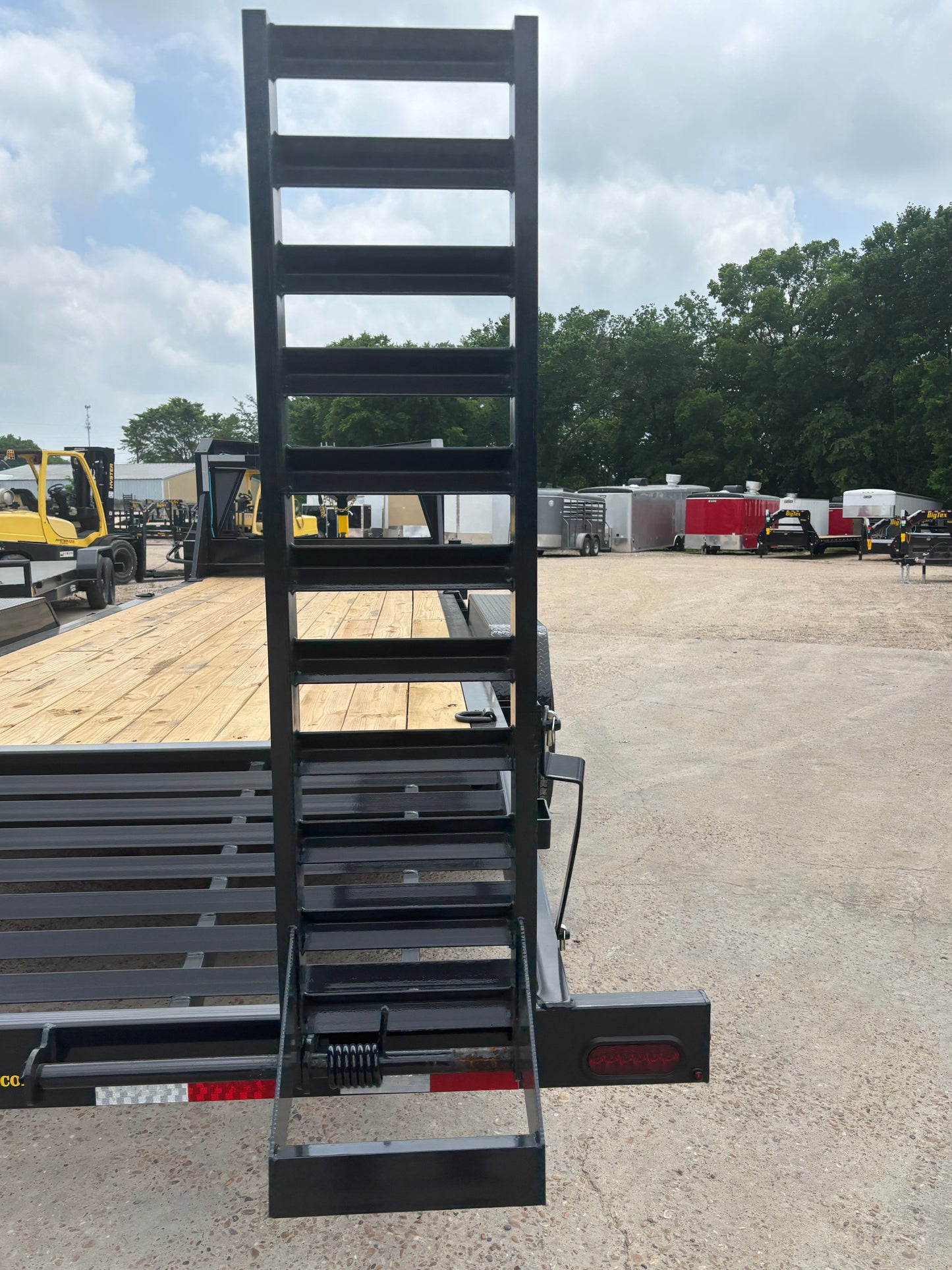 83 x 24' GN Equipment Trailer Big Tex #14EHG-24D3A