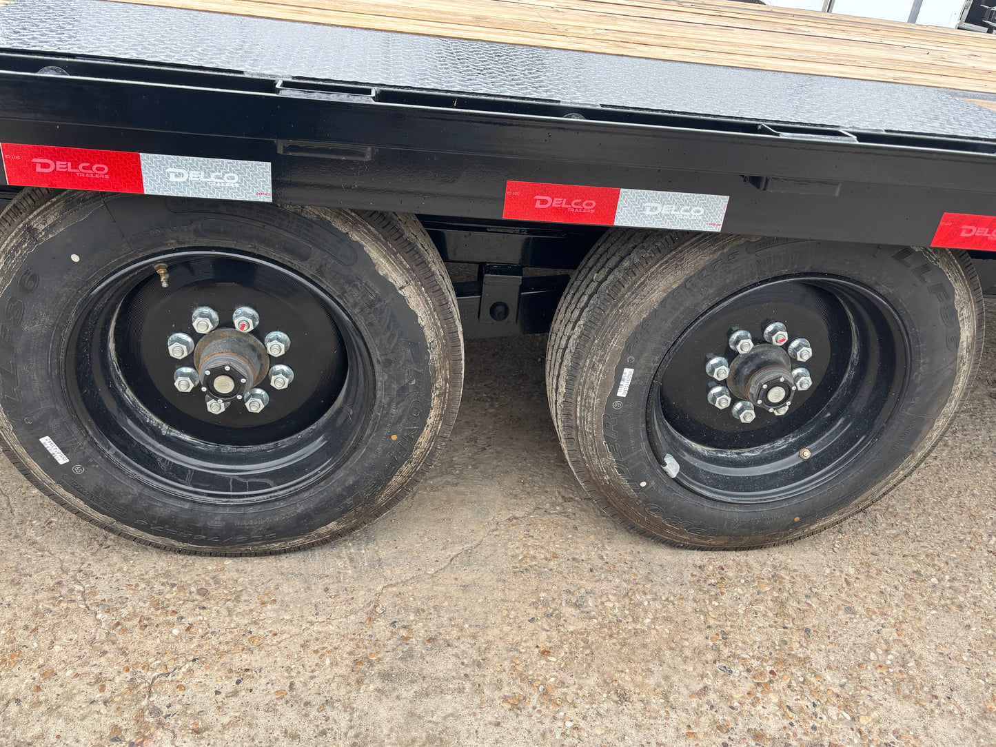 102 x 40' (35+5) Flatbed Delco #44450 - Used