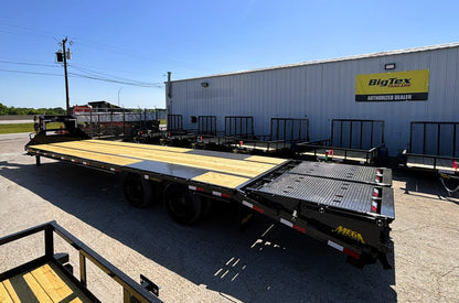 102" x 33' (28 + 5) GN Trailer Big Tex #22GN-33D5A-MRBK