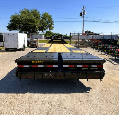 102" x 33' (28 + 5) GN Trailer Big Tex #22GN-33D5A-MRBK