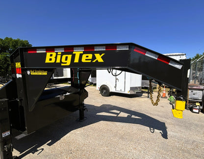 102" x 33' (28 + 5) GN Trailer Big Tex #22GN-33D5A-MRBK