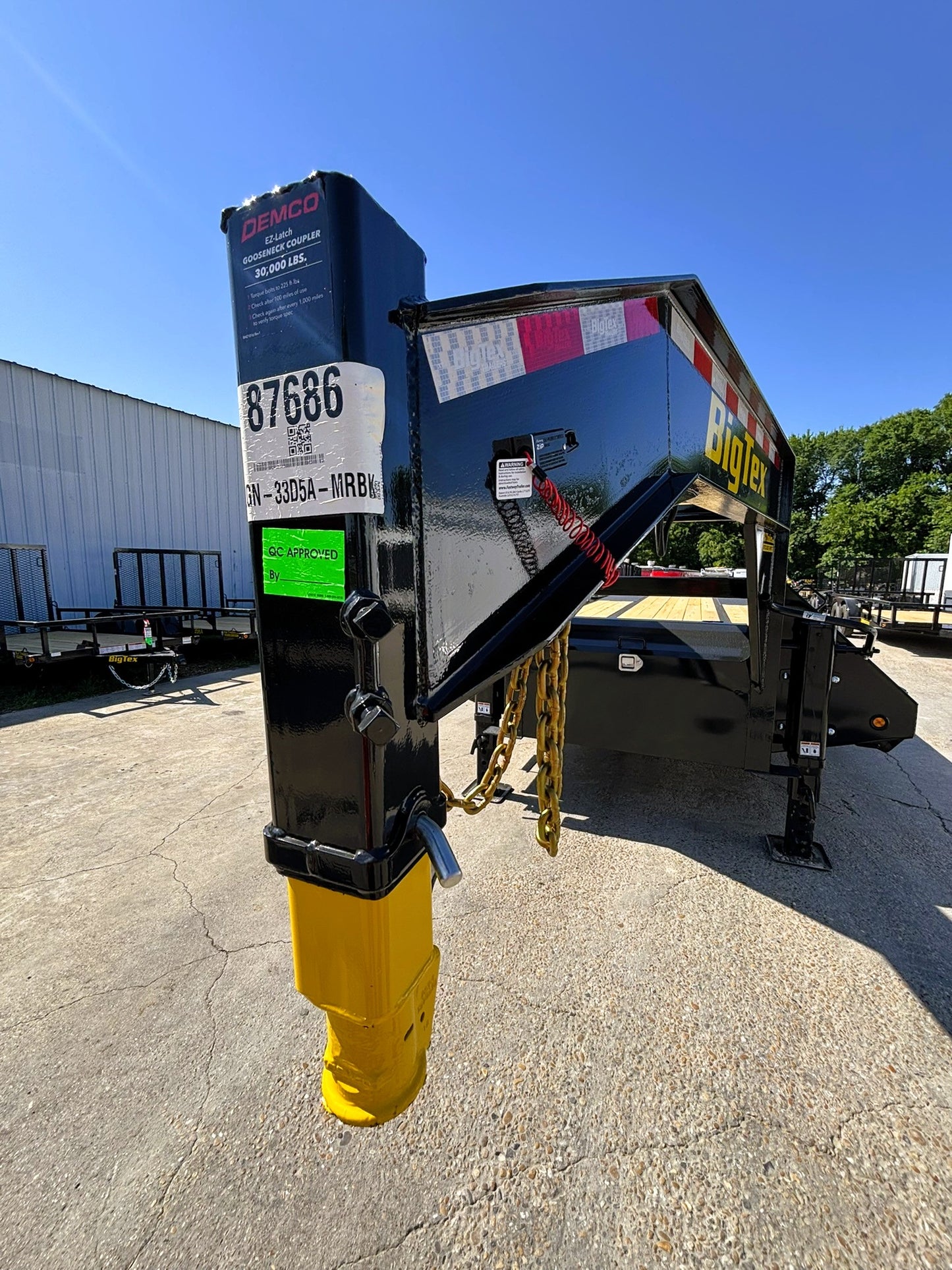 102" x 33' (28 + 5) GN Trailer Big Tex #22GN-33D5A-MRBK
