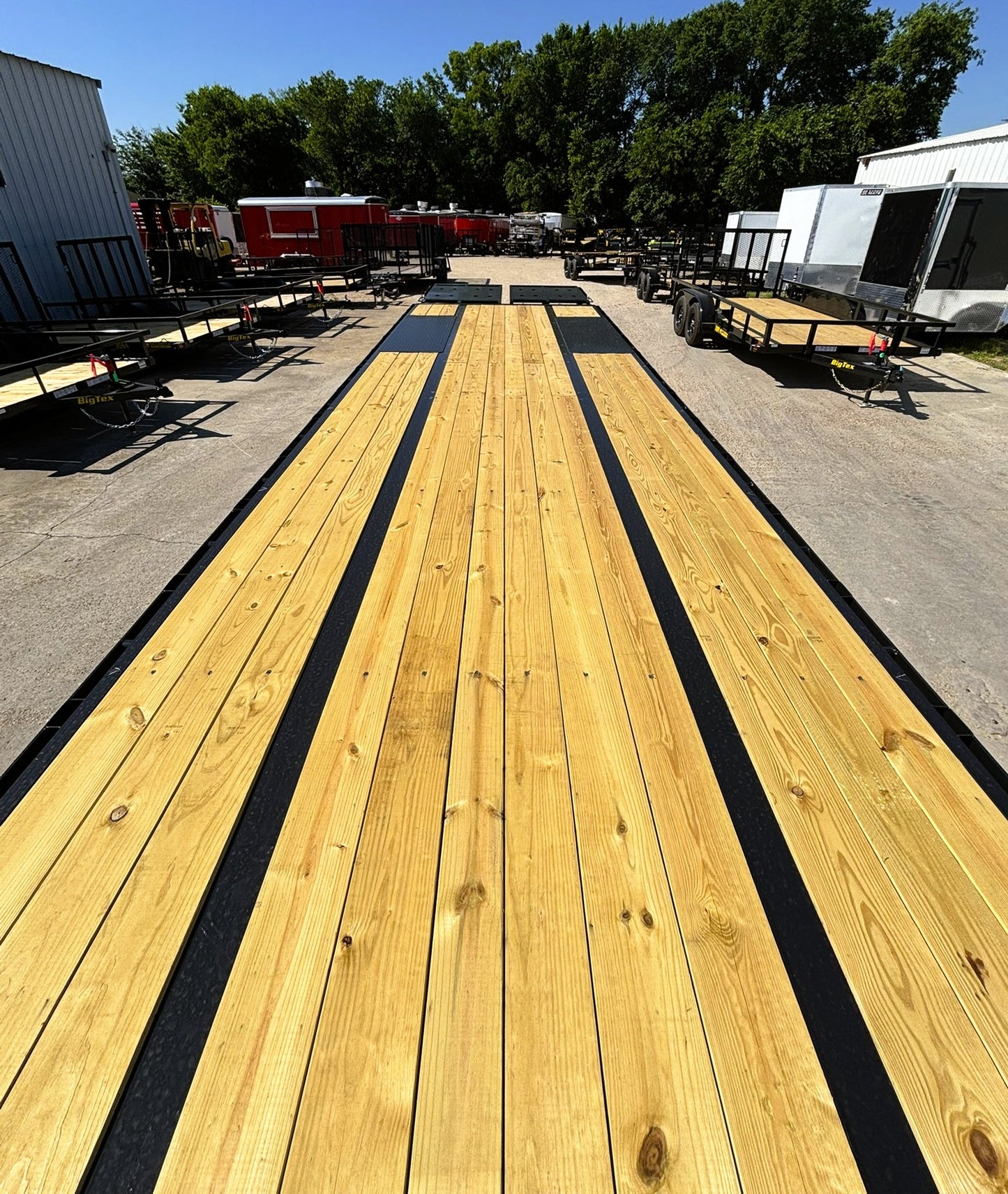 102" x 33' (28 + 5) GN Trailer Big Tex #22GN-33D5A-MRBK