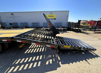 102" x 33' (28 + 5) GN Trailer Big Tex #22GN-33D5A-MRBK