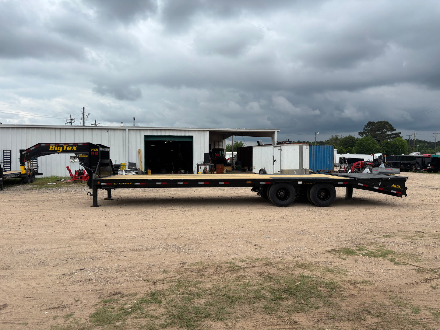 102 x 30' (25 + 5) GN Trailer Big Tex #25GN-30D5A-MRBK
