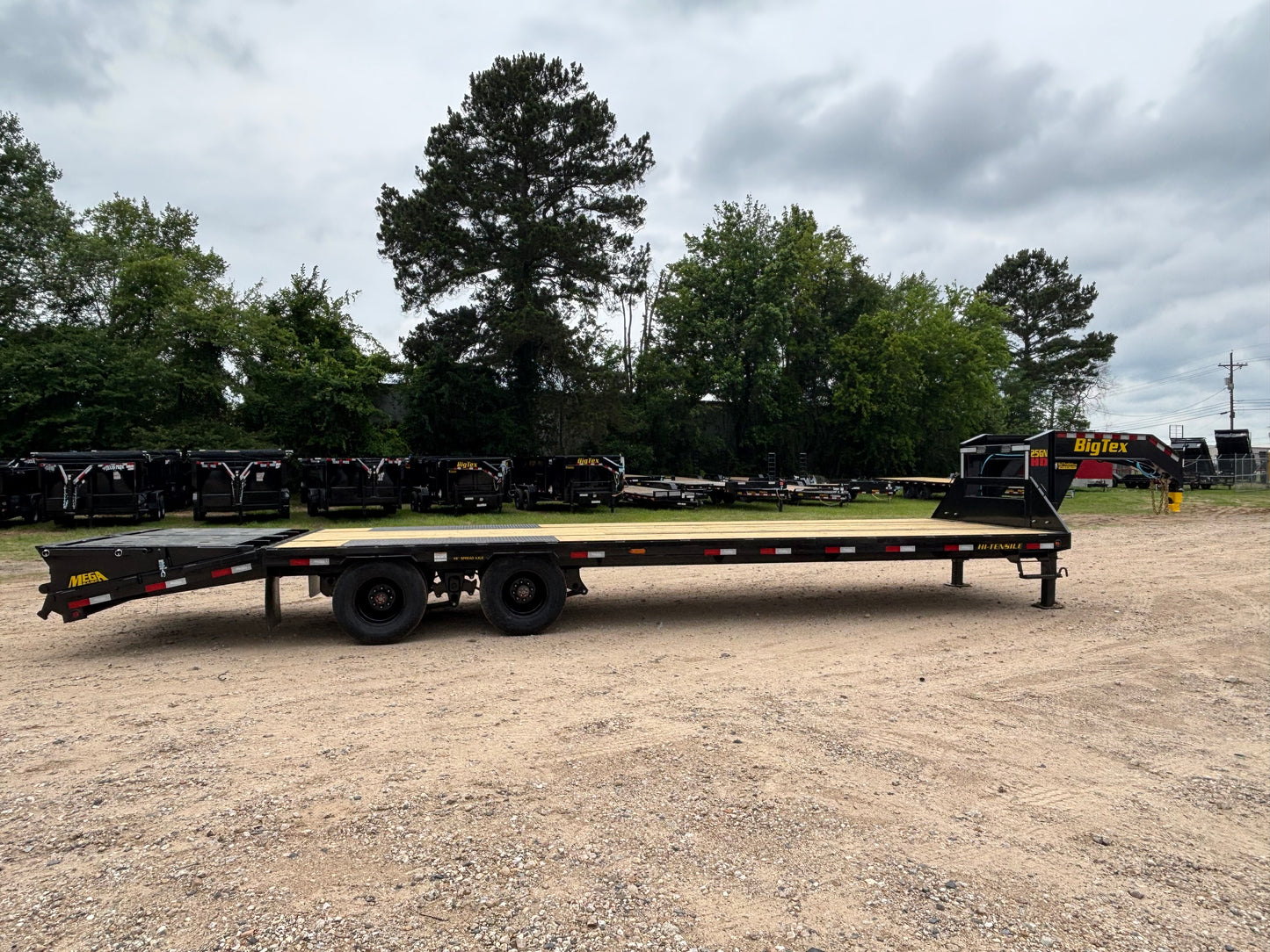 102 x 30' (25 + 5) GN Trailer Big Tex #25GN-30D5A-MRBK