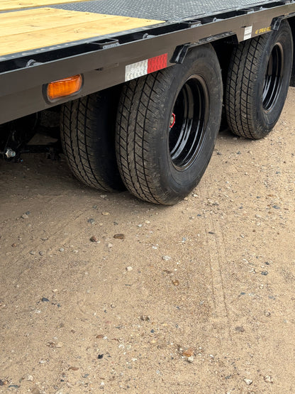 102 x 30' (25 + 5) GN Trailer Big Tex #25GN-30D5A-MRBK
