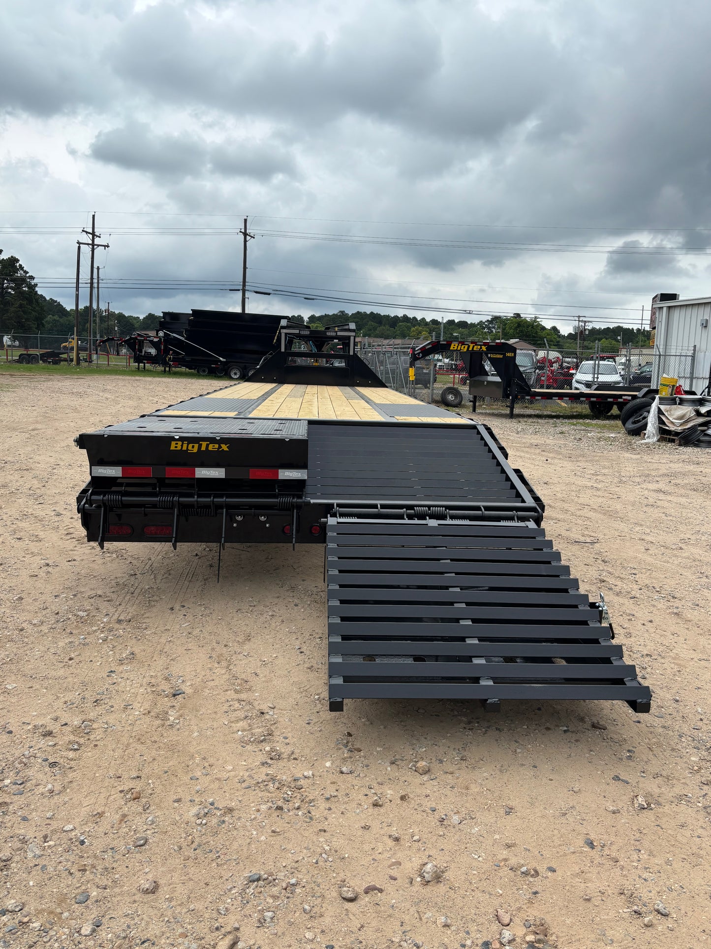 102 x 30' (25 + 5) GN Trailer Big Tex #25GN-30D5A-MRBK
