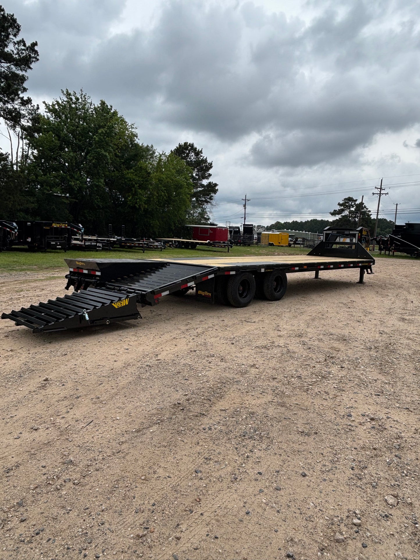 102 x 30' (25 + 5) GN Trailer Big Tex #25GN-30D5A-MRBK
