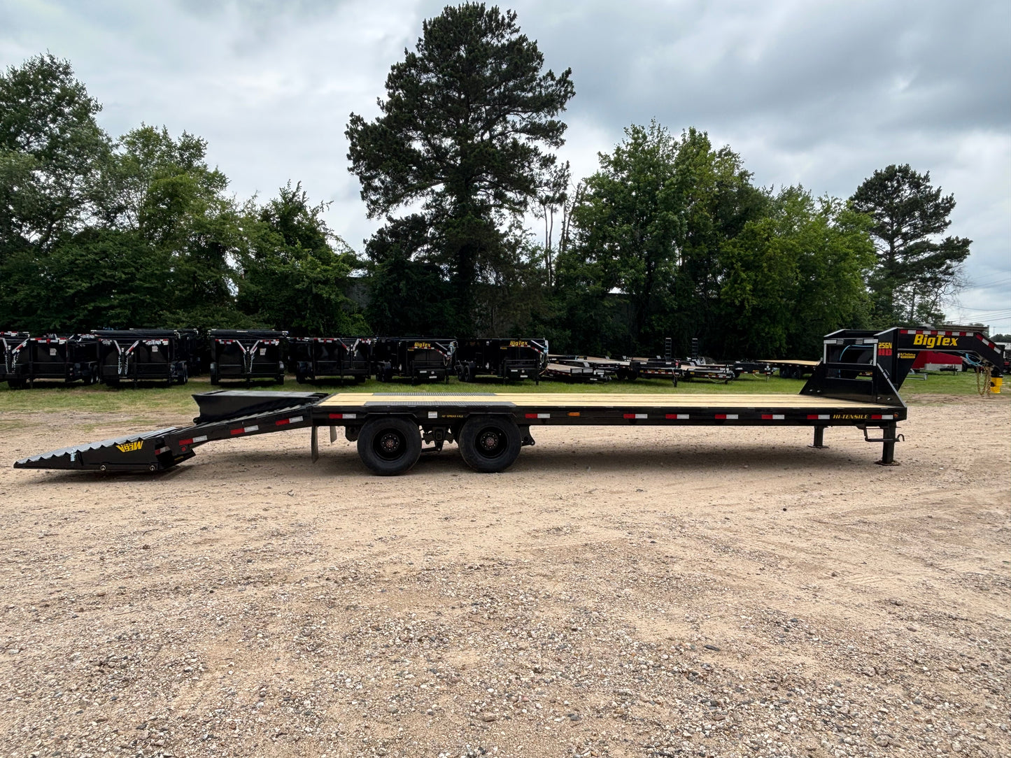 102 x 30' (25 + 5) GN Trailer Big Tex #25GN-30D5A-MRBK
