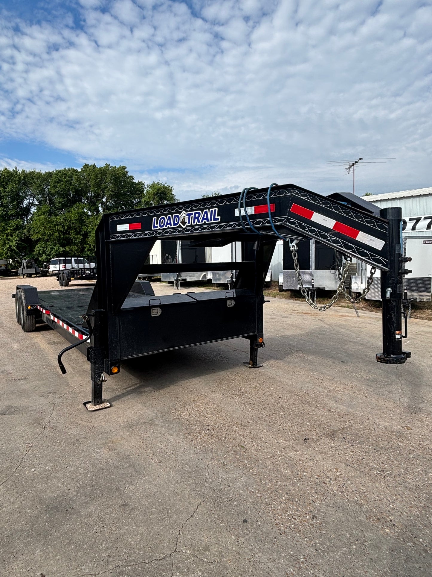 83 x 24' GN Tilt Trailer Load Trail #62940 - Used