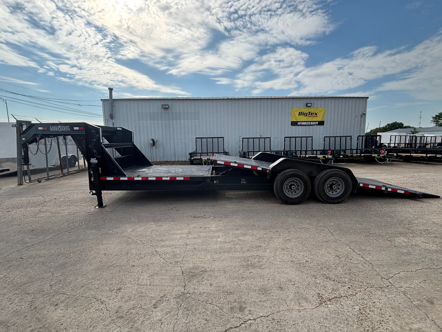 83 x 24' GN Tilt Trailer Load Trail #62940 - Used