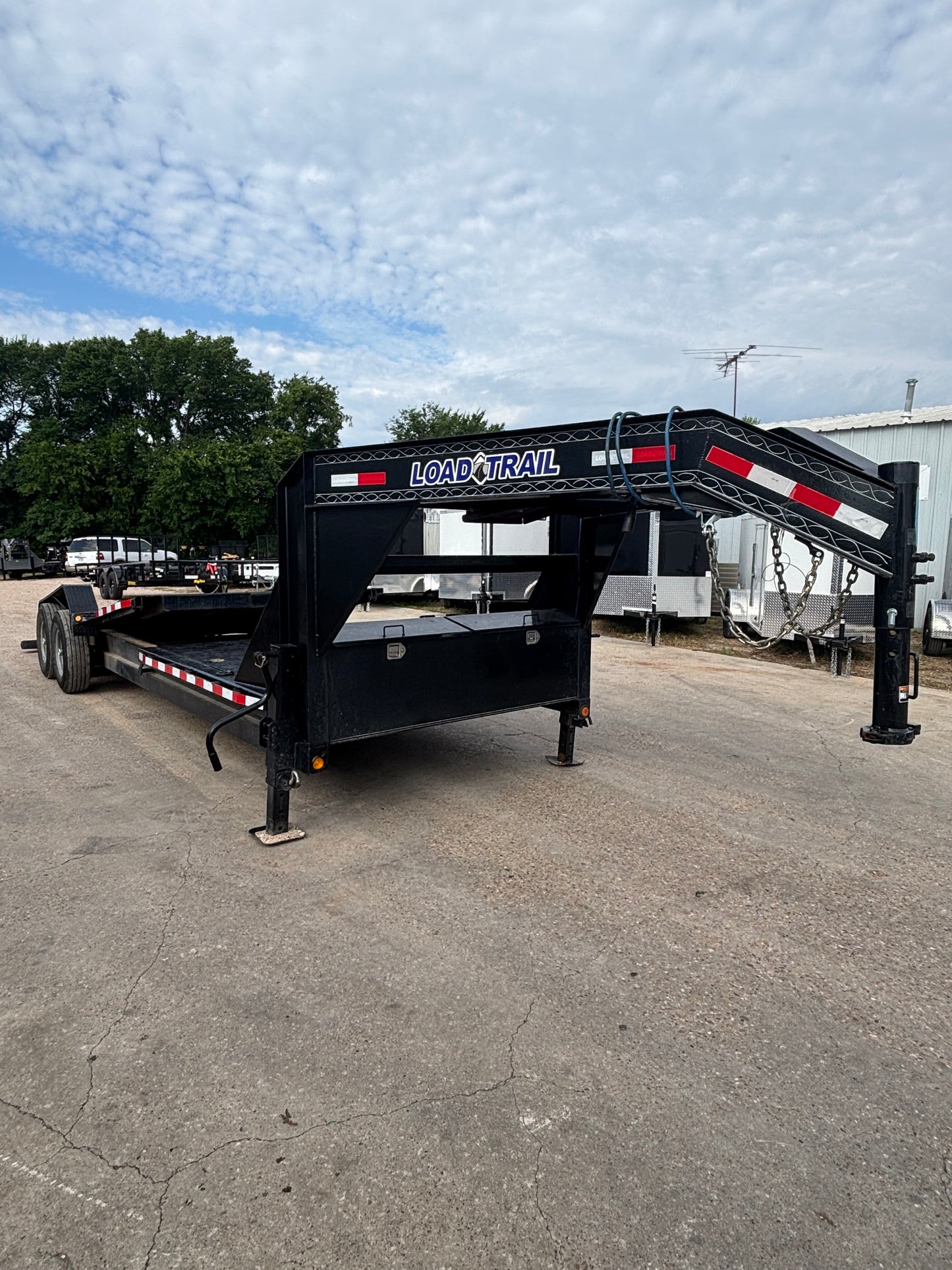 83 x 24' GN Tilt Trailer Load Trail #62940 - Used
