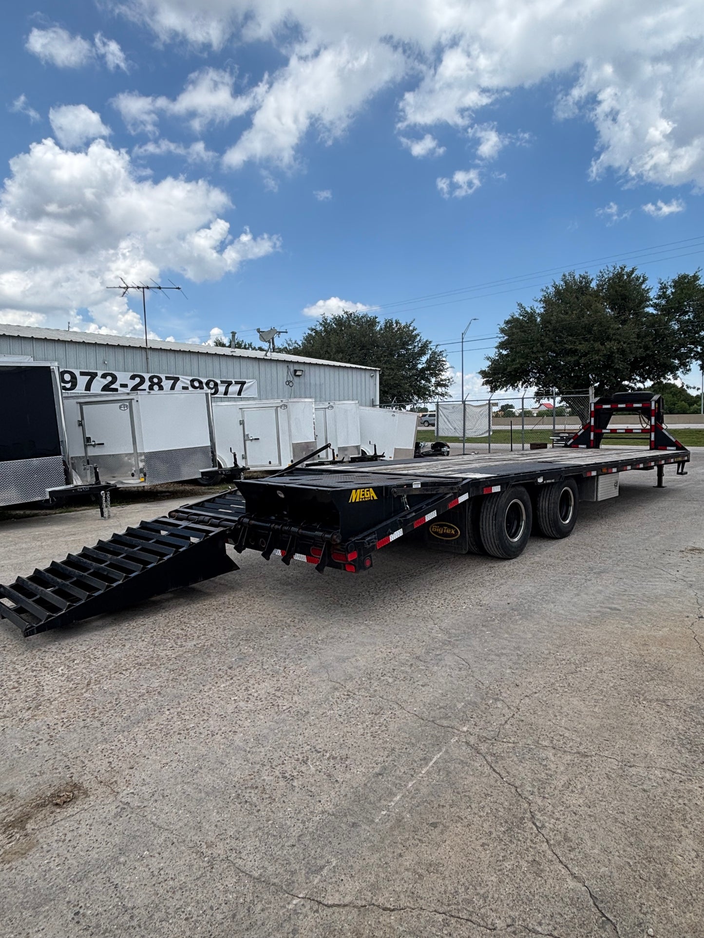 102 x 30' (25+5) Gooseneck Big Tex 22GN #75130 - Used