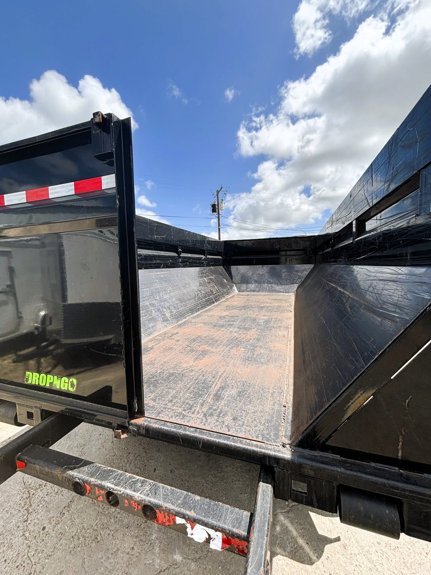 82 x 16 GN Roll Off Dump Load Trail w/ One Bin #47355 - Used