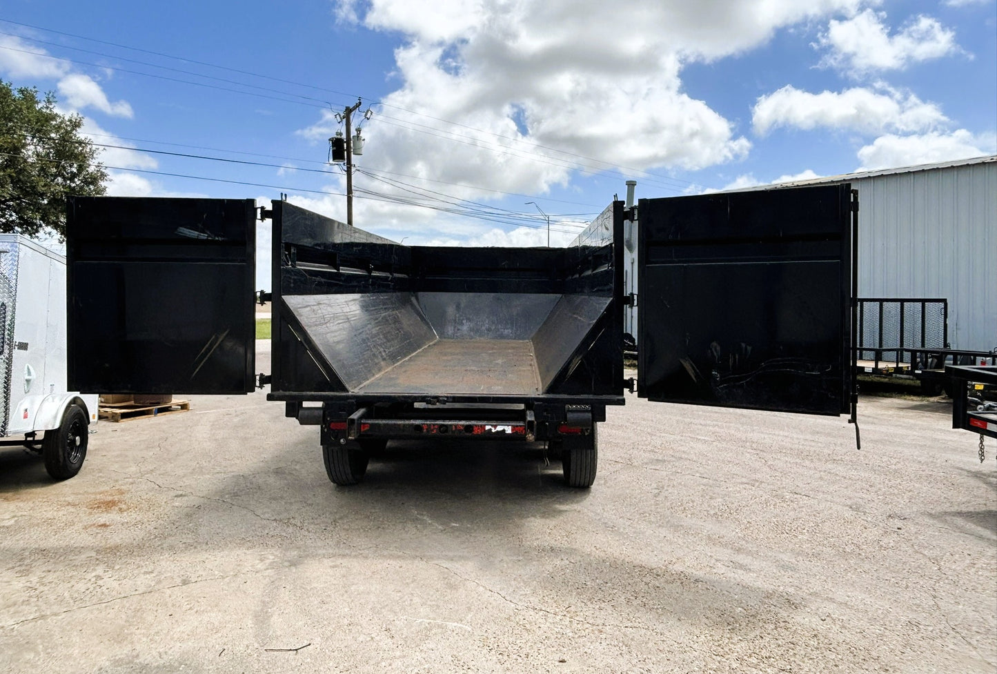 82 x 16 GN Roll Off Dump Load Trail w/ One Bin #47355 - Used
