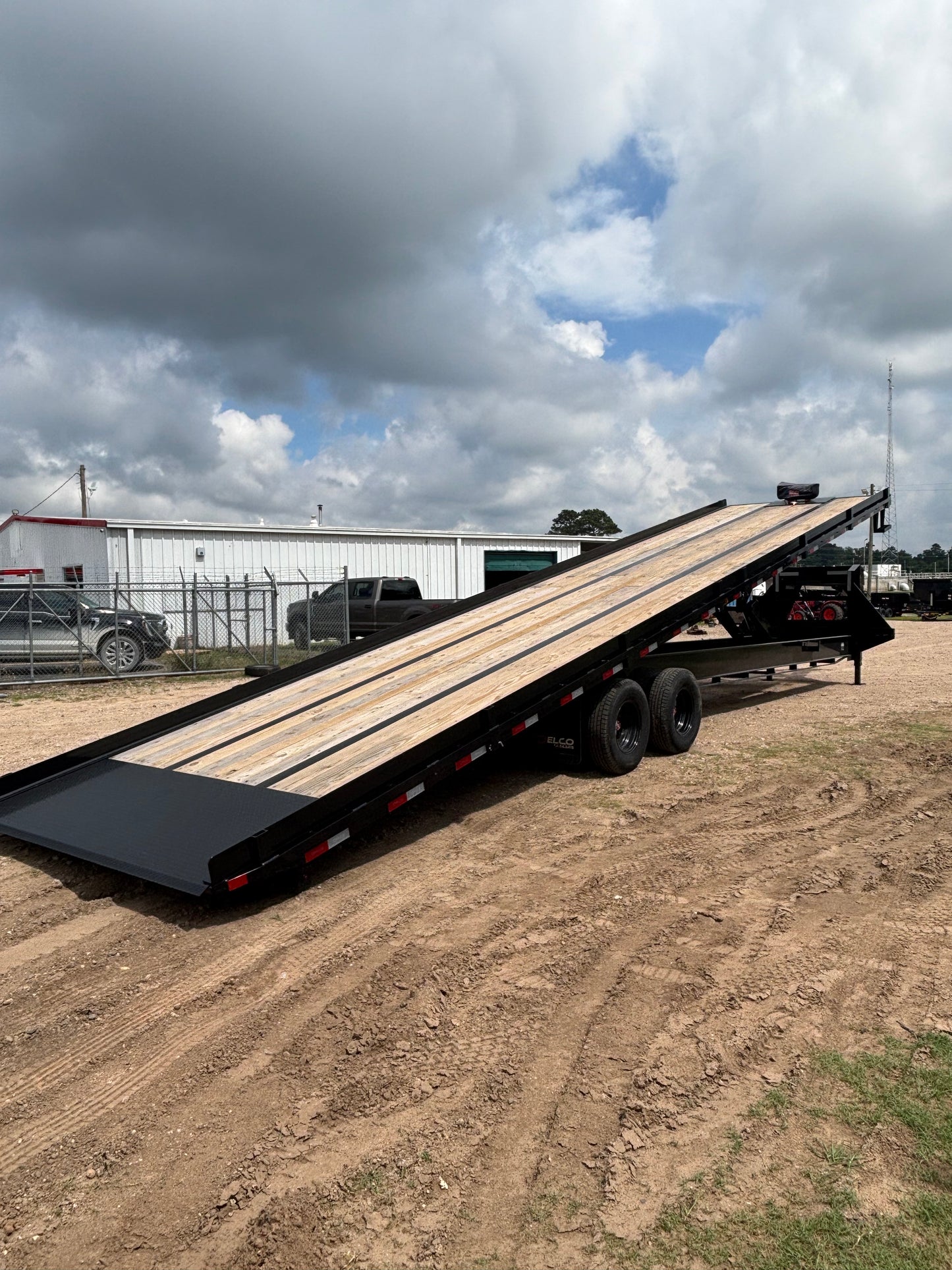 102 x 40' GN Full Tilt Flatbed Delco #T940