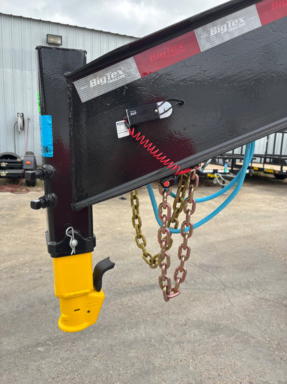 102 x 30' (25 + 5) GN Trailer Big Tex #16GN-30D5A-MRBK