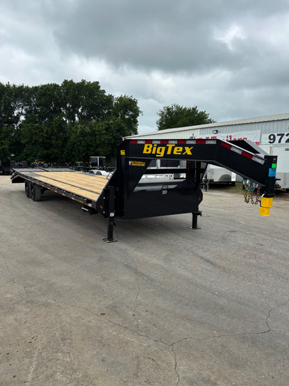 102 x 30' (25 + 5) GN Trailer Big Tex #16GN-30D5A-MRBK