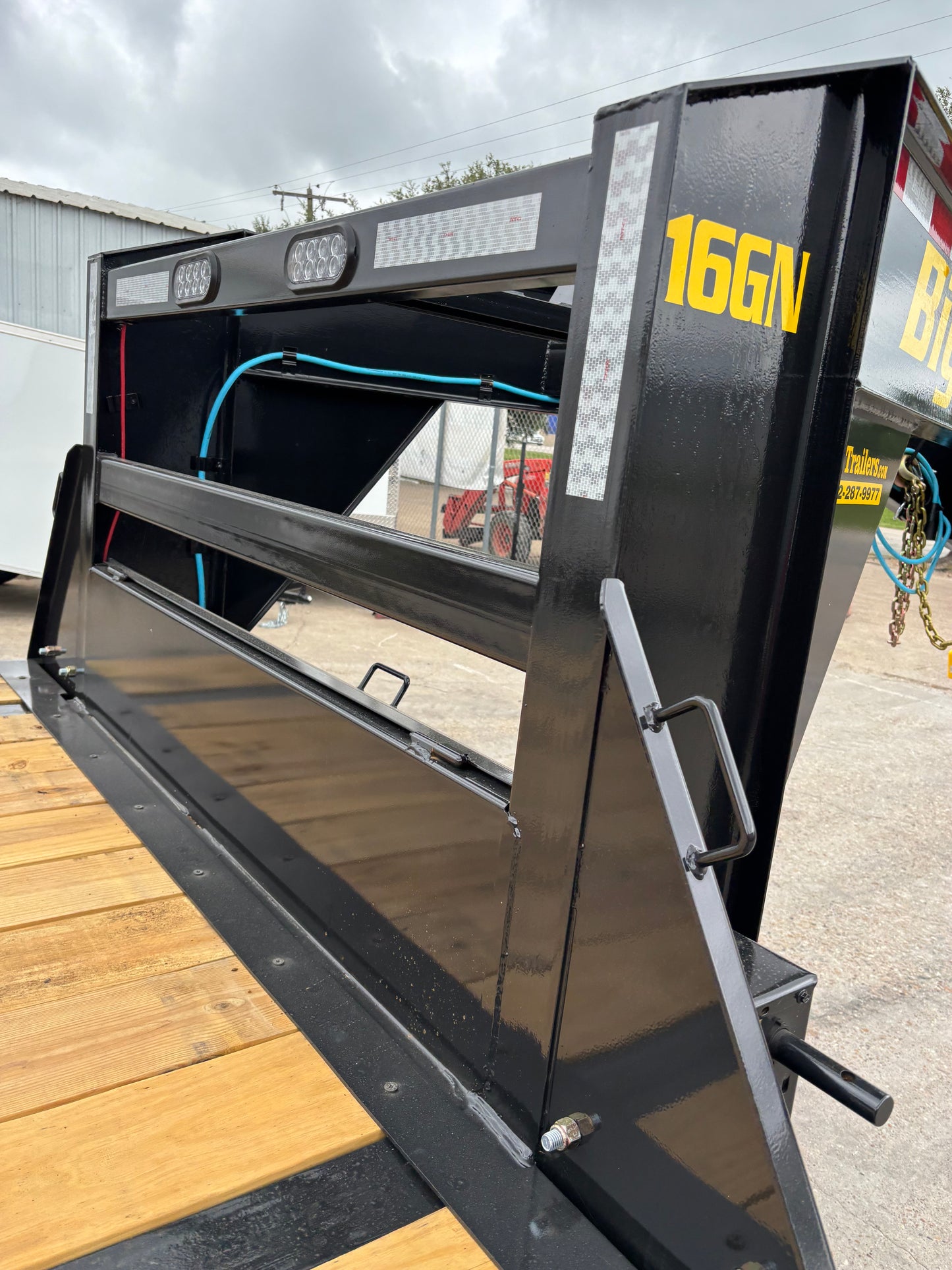 102 x 30' (25 + 5) GN Trailer Big Tex #16GN-30D5A-MRBK