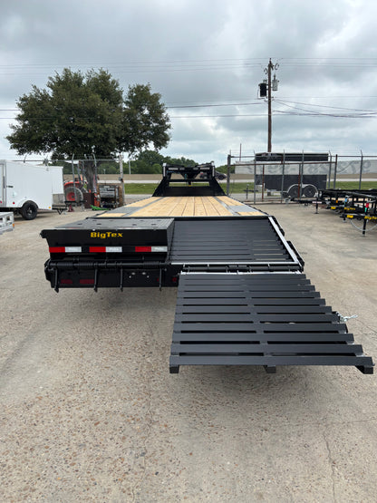 102 x 30' (25 + 5) GN Trailer Big Tex #16GN-30D5A-MRBK