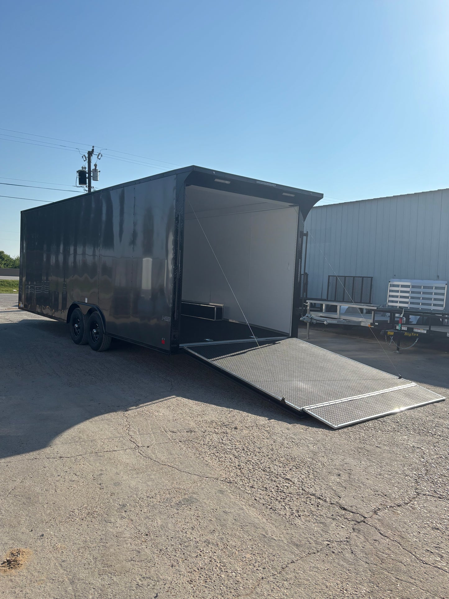 8.5 x 24' E-Series Enclosed Trailer Cargo Mate #TXEHW8.524TA3