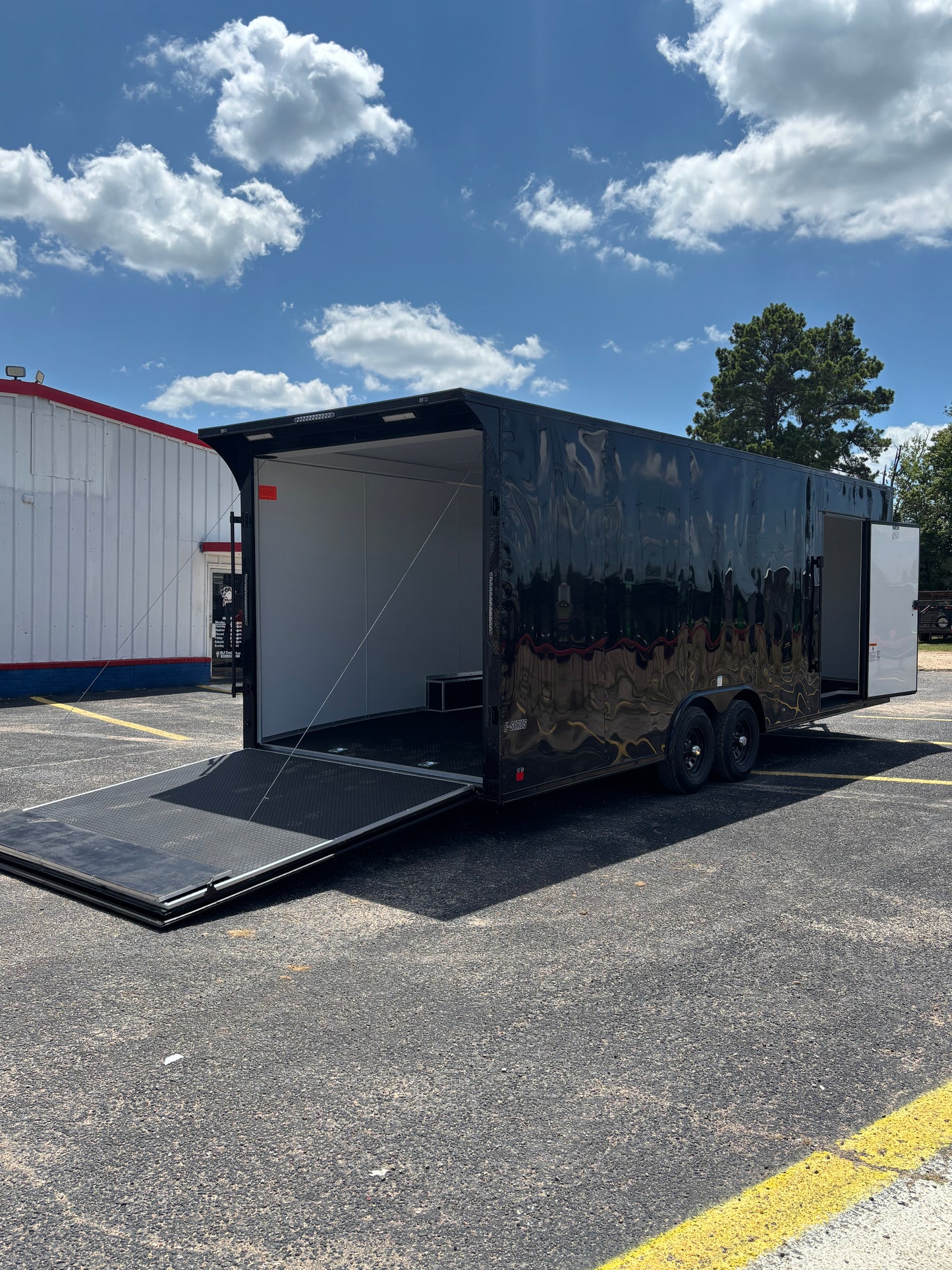 8.5 x 24' E-Series Enclosed Trailer Cargo Mate #TXEHW8.524TA3