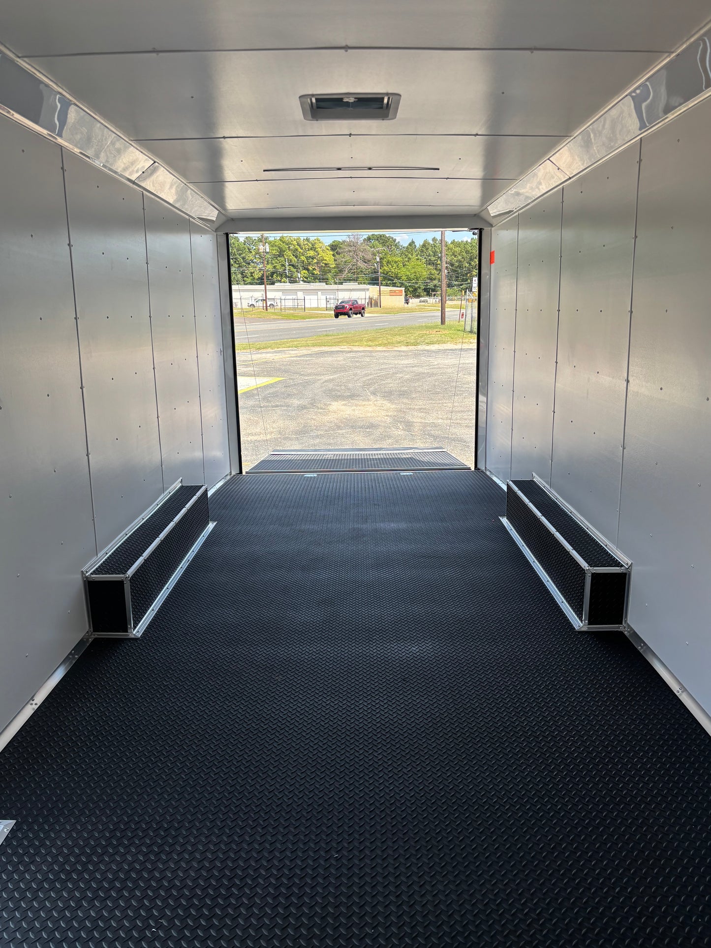 8.5 x 24' E-Series Enclosed Trailer Cargo Mate #TXEHW8.524TA3