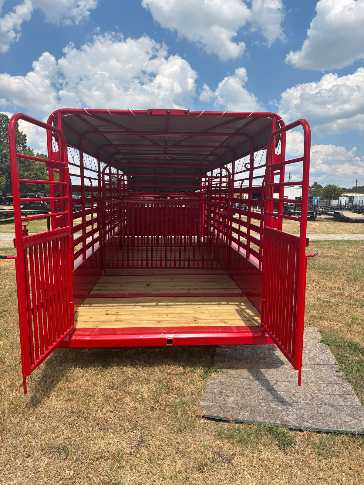 6'8" x 24' GN Cattle Stock Trailer Delco #B824
