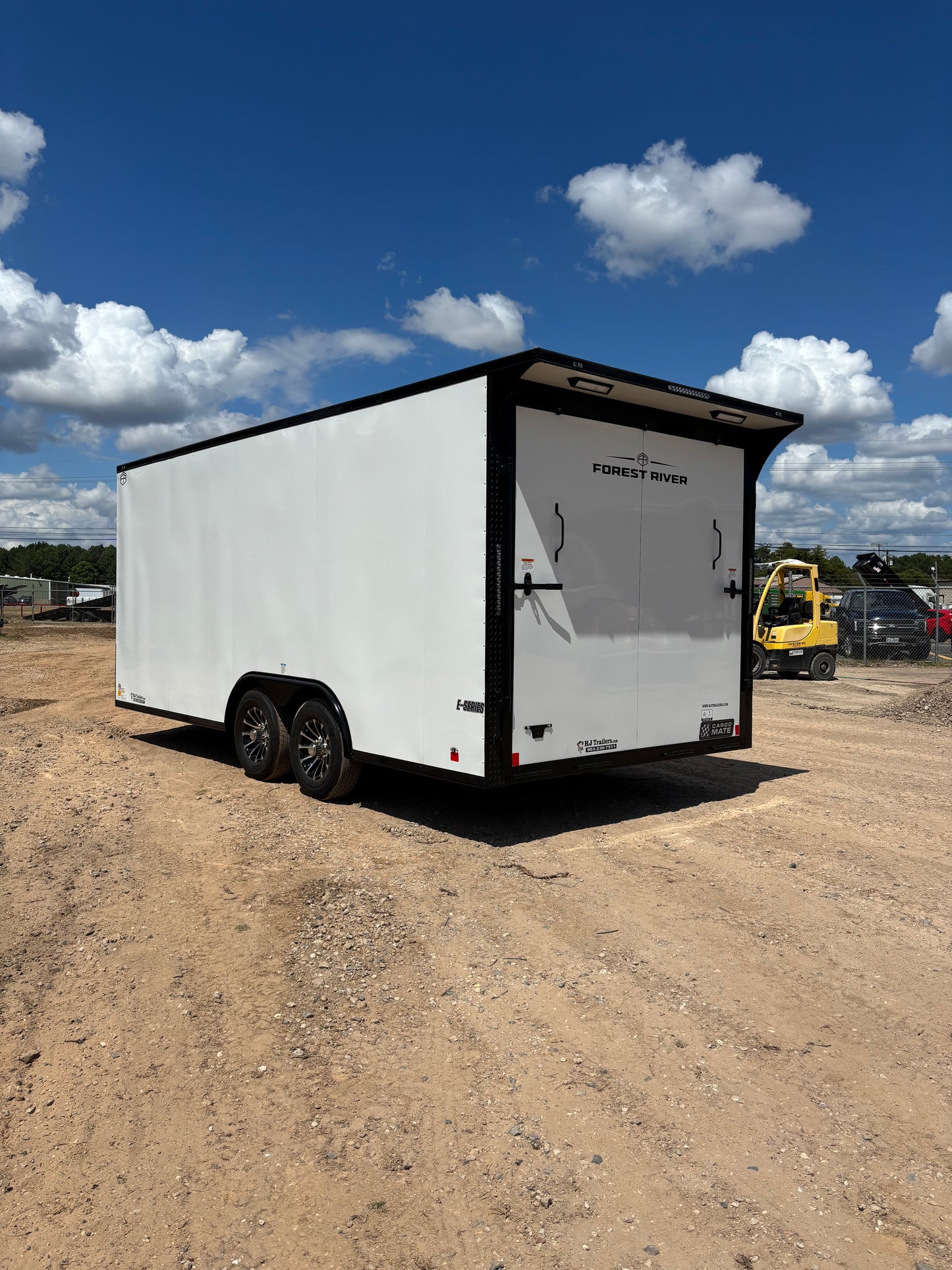 8.5 x 18' E-Series Enclosed Trailer Cargo Mate #TXEHW8.518TA3
