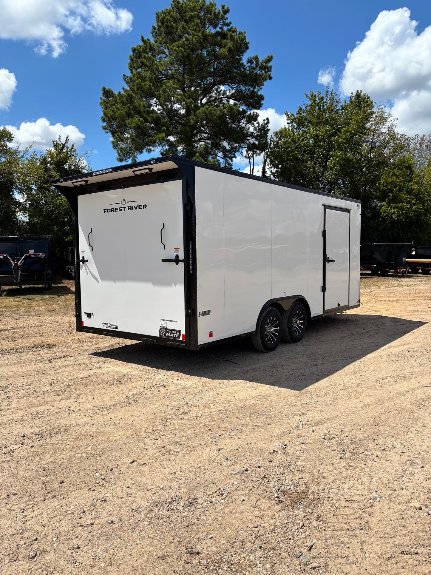 8.5 x 18' E-Series Enclosed Trailer Cargo Mate #TXEHW8.518TA3