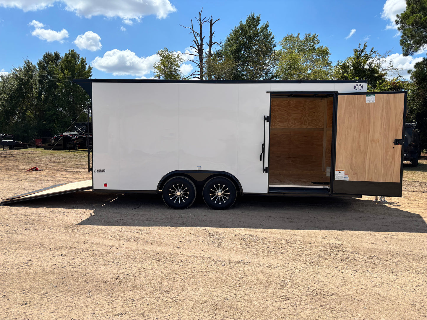 8.5 x 18' E-Series Enclosed Trailer Cargo Mate #TXEHW8.518TA3