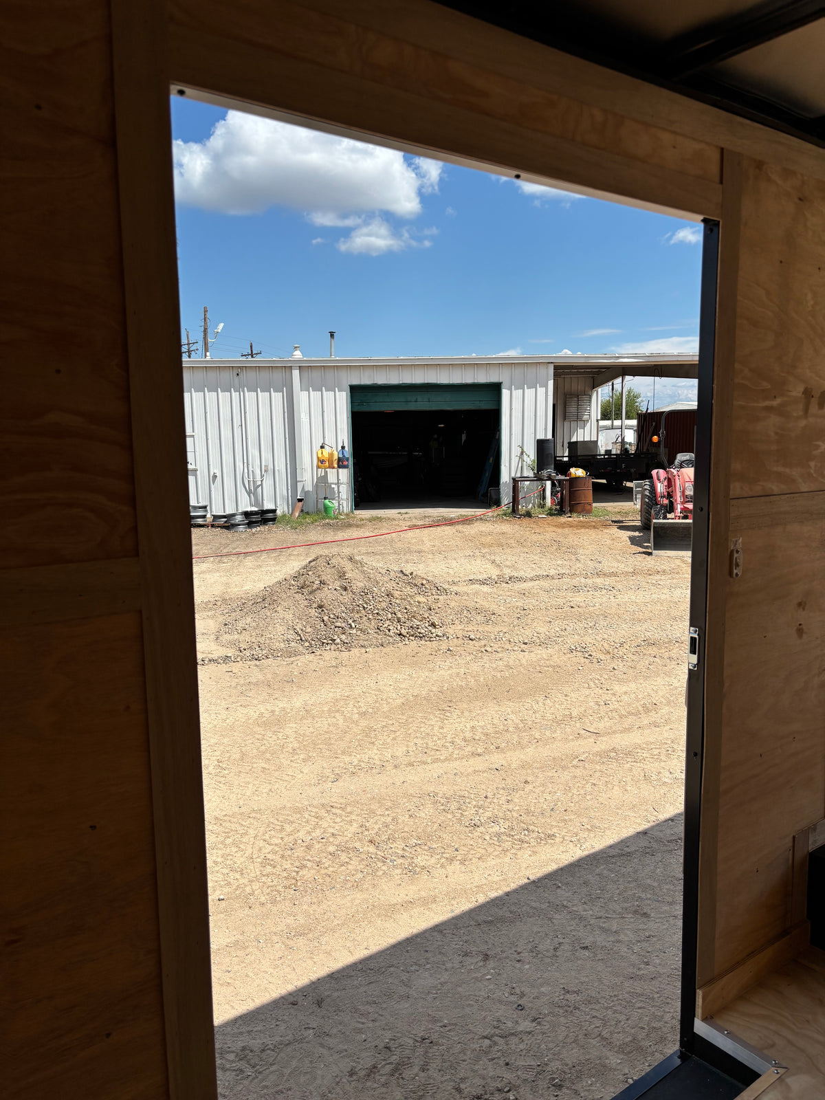 8.5 x 18' E-Series Enclosed Trailer Cargo Mate #TXEHW8.518TA3