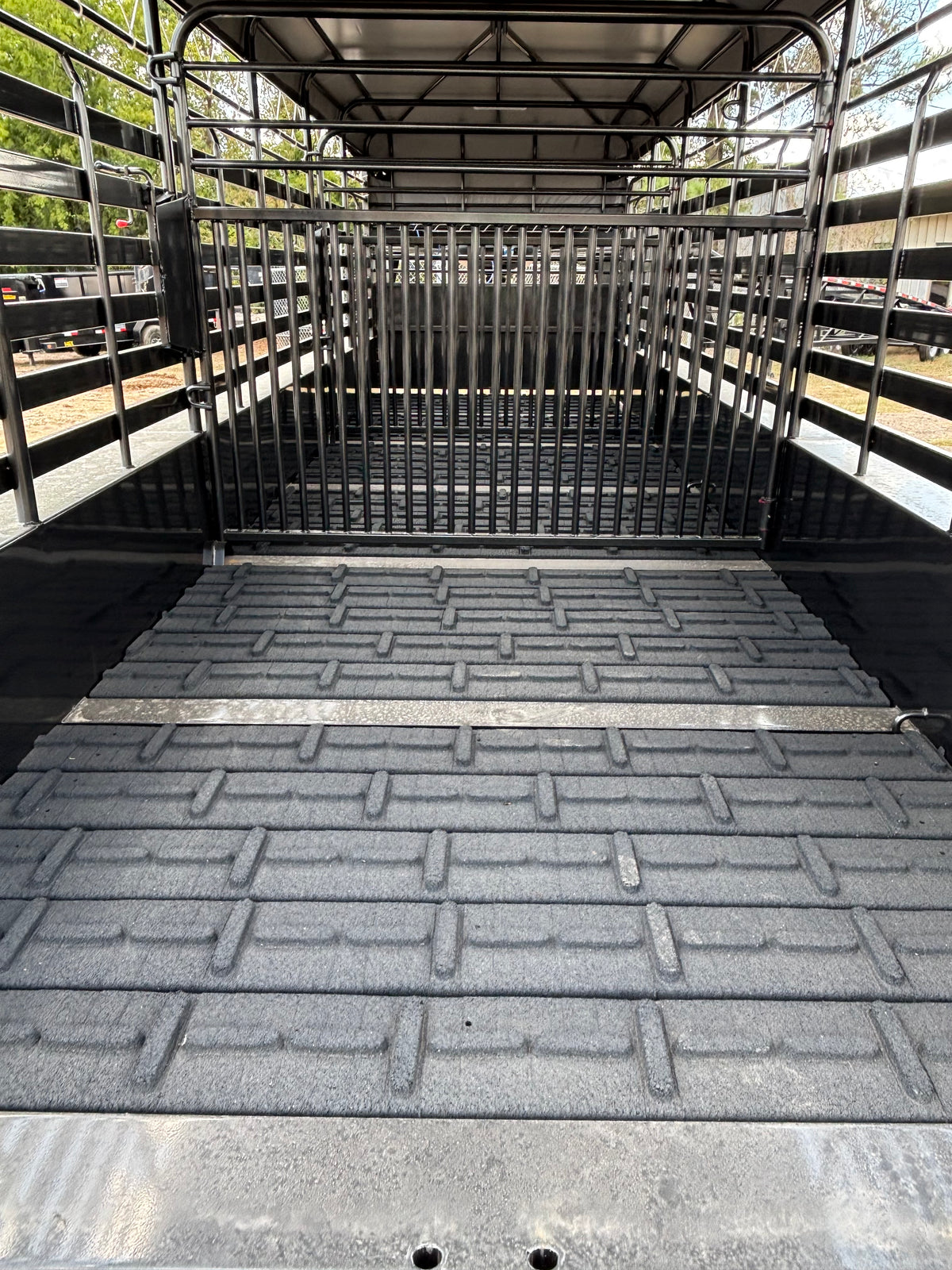6'8" x 24' GN Cattle Stock Trailer Delco #B824