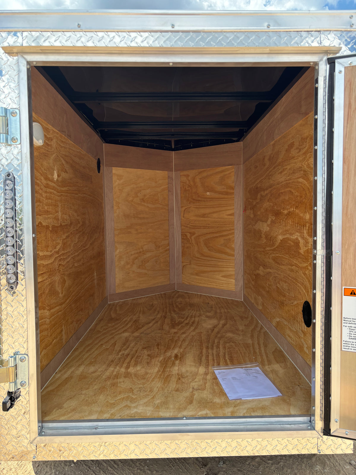 4 x 6' E-Series Enclosed Trailer Cargo Mate #TXEHW46SA