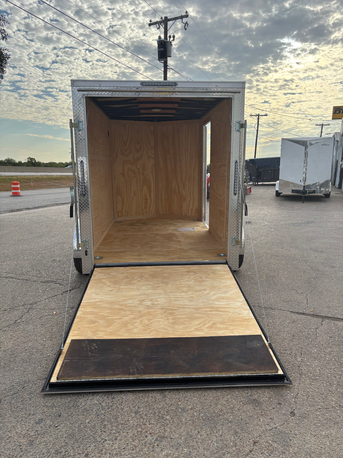 6 x 10' E-Series Enclosed Trailer Cargo Mate #TXEHW610SA