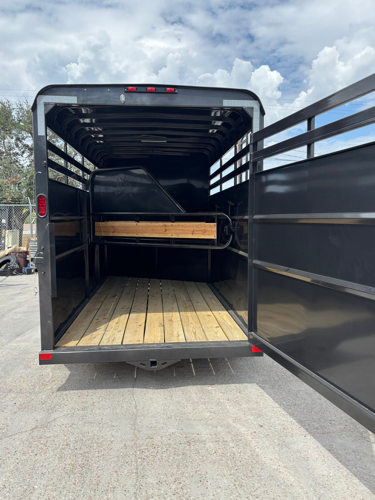 6' x 16' 3 Horse Slant Trailer Delco #H616