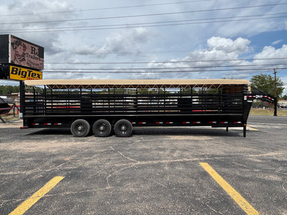 6'8" x 32' GN Cattle Stock Trailer Delco #B832